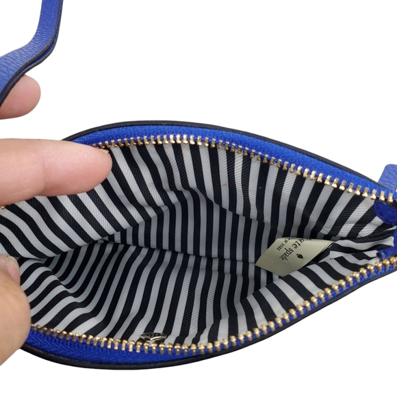 KATE SPADE Cobble Hill Bee Pebbled Leather Zip Front Pocket Wristlet Wallet - Picture 3 of 5